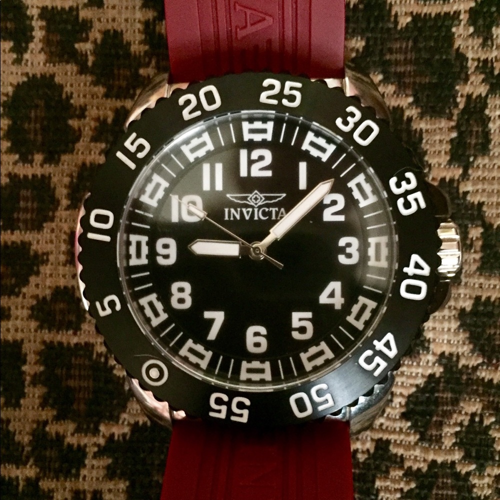 INVICTA SUBMERSIBLE MEN’S WATCH *NEVER WORN*